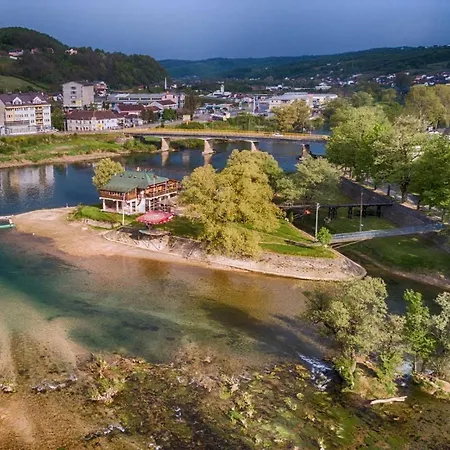 Gradska Plaza Ada Fogadó